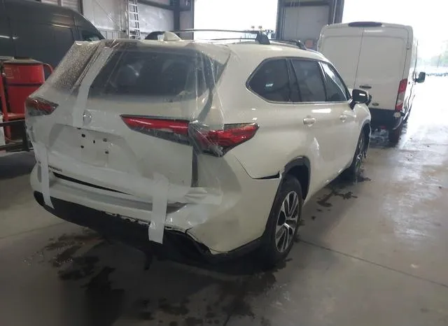 5TDGZRAH8MS532709 2021 2021 Toyota Highlander- Xle 4