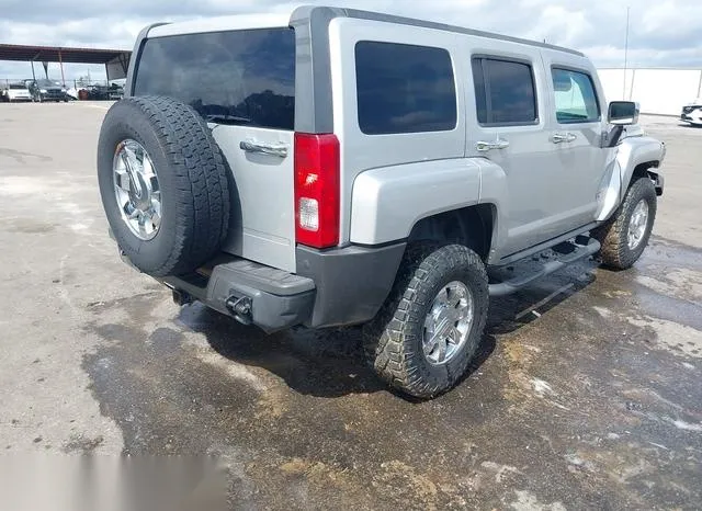 5GTMNJEE8A8139219 2010 2010 Hummer H3- SUV Luxury 4