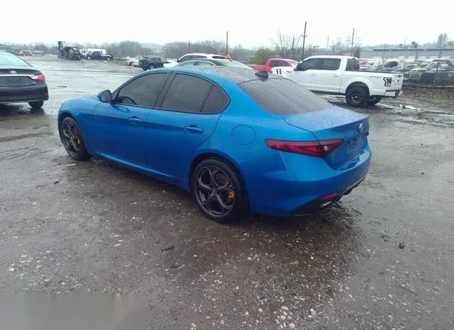 ZARFAEDN5H7559627 2017 2017 Alfa Romeo Giulia- Awd 3