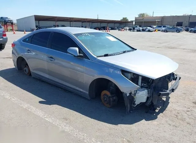 5NPE24AF0HH493963 2017 2017 Hyundai Sonata 1