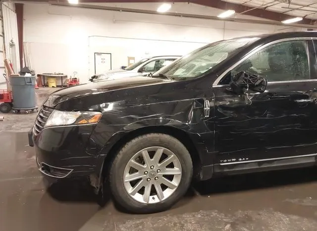 2LMHJ5NK4KBL02092 2019 2019 Lincoln MKT- Livery 6