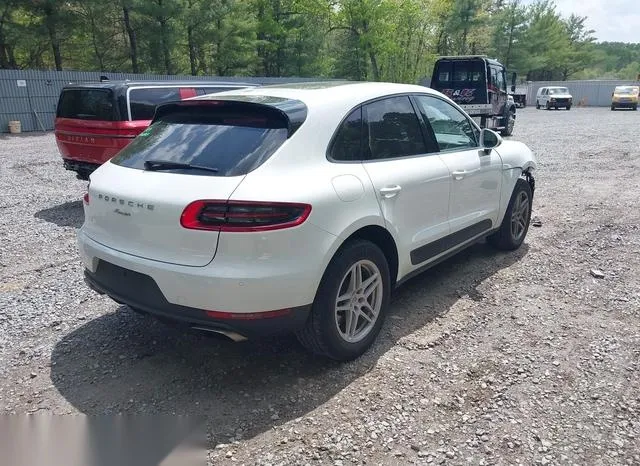 WP1AA2A57JLB20383 2018 2018 Porsche Macan 4