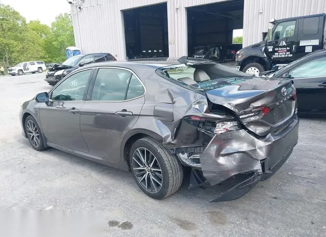 4T1F11BK1MU020148 2021 2021 Toyota Camry- Xle Awd 3