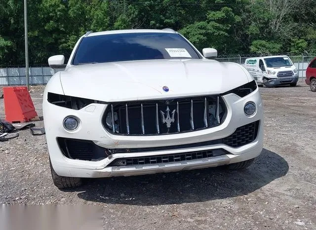 ZN661XUL0JX298190 2018 2018 Maserati Levante- Granlusso 6