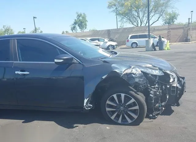 1N4AL3AP8HC158885 2017 2017 Nissan Altima- 2-5 SV 6