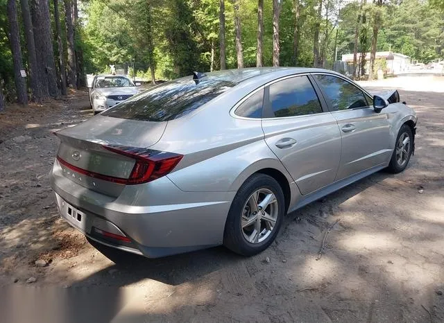 5NPEG4JA2NH146572 2022 2022 Hyundai Sonata- SE 4