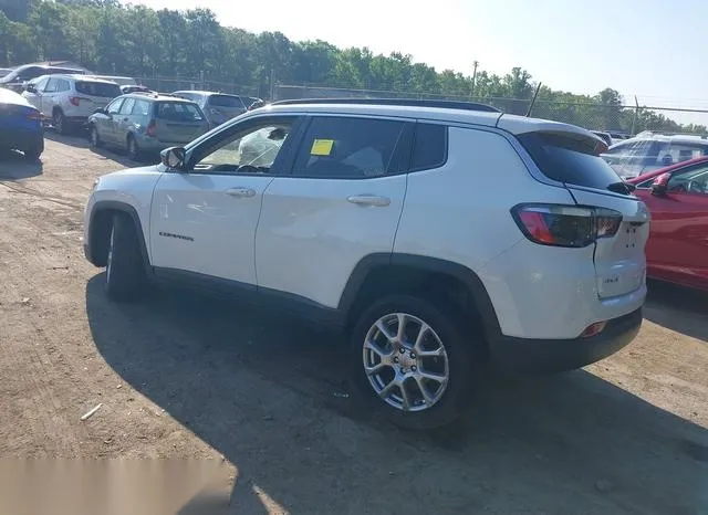 3C4NJDFB6NT181215 2022 2022 Jeep Compass- Latitude Lux 4X4 3