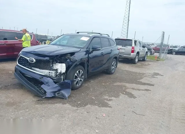 5TDGZRAH1MS535712 2021 2021 Toyota Highlander- Xle 2