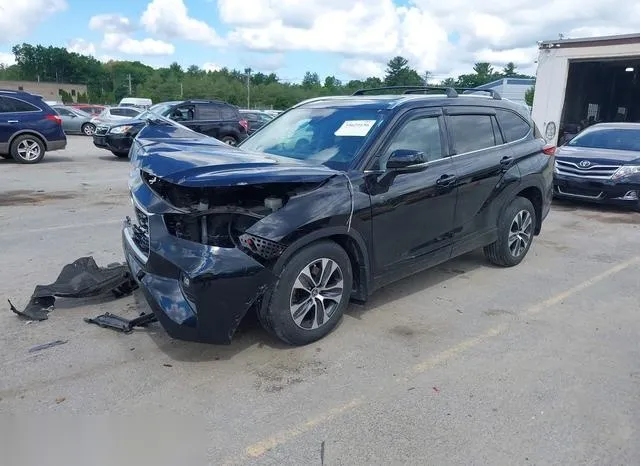 5TDHZRBH1MS157233 2021 2021 Toyota Highlander- Xle 2