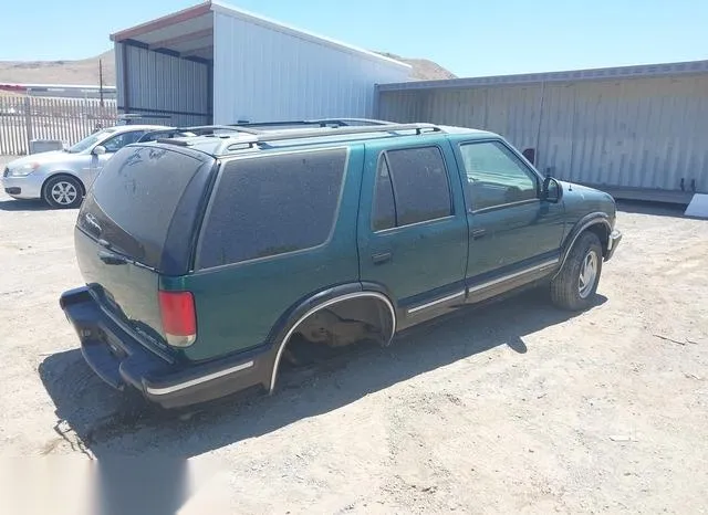 1GNDT13W3W2254580 1998 1998 Chevrolet Blazer 4