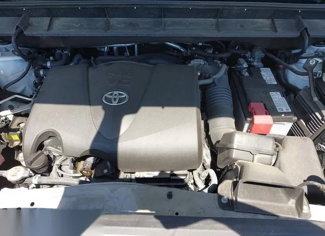 5TDGZRBH7MS138049 2021 2021 Toyota Highlander- Xle 10