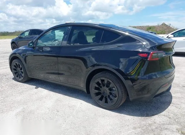 7SAYGDED6RF085011 2024 2024 Tesla Model Y- Long Range/Rwd 3