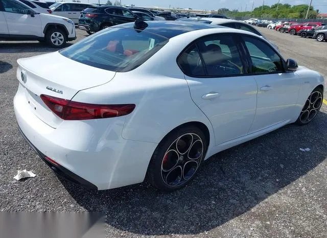 ZARFAMBNXN7653673 2022 2022 Alfa Romeo Giulia- Veloce Ti Rwd 4