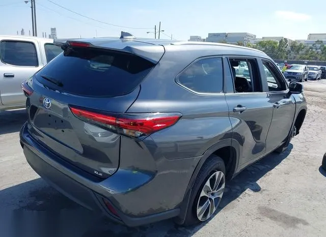 5TDKDRAH7PS006181 2023 2023 Toyota Highlander- Xle 4