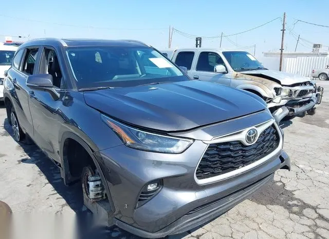 5TDKDRAH7PS006181 2023 2023 Toyota Highlander- Xle 6