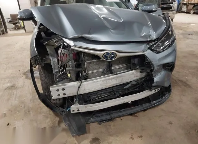 5TDHBRCH2MS064983 2021 2021 Toyota Highlander- Hybrid Xle 6