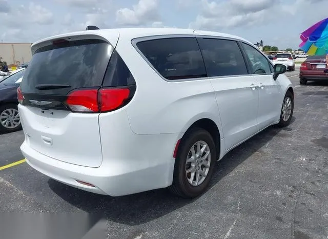 2C4RC1CG5NR152947 2022 2022 Chrysler Voyager- LX 4