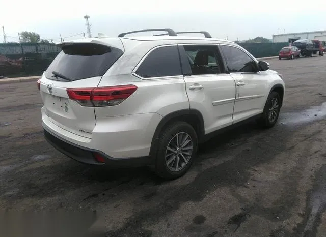 5TDJZRFH6KS565672 2019 2019 Toyota Highlander- Xle 4