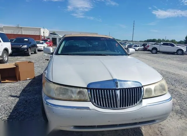 1LNHM83W62Y653213 2002 2002 Lincoln Town Car- Cartier 6