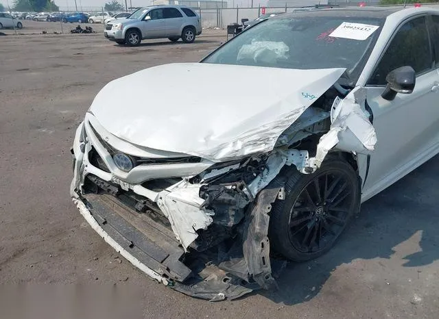 4T1K31AK9NU573092 2022 2022 Toyota Camry- Xse Hybrid 6