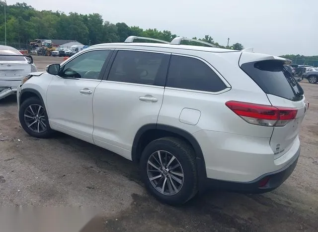 5TDJZRFH8HS397445 2017 2017 Toyota Highlander- Xle 3