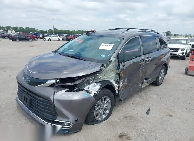 5TDYRKEC8NS107129 2022 2022 Toyota Sienna- Xle 2