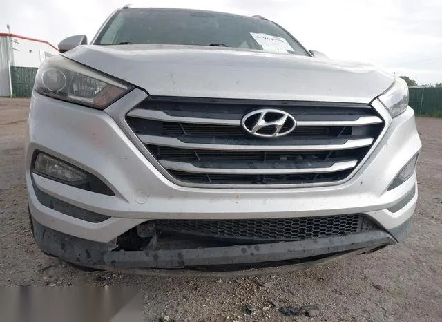 KM8J33A40JU643212 2018 2018 Hyundai Tucson- Sel 6