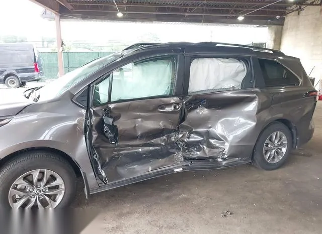 5TDJRKECXPS173721 2023 2023 Toyota Sienna- Xle 6