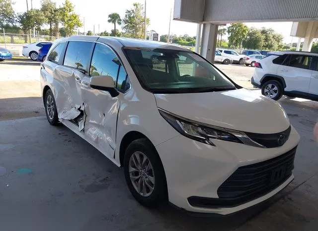 5TDKRKEC0MS016621 2021 2021 Toyota Sienna- LE 1