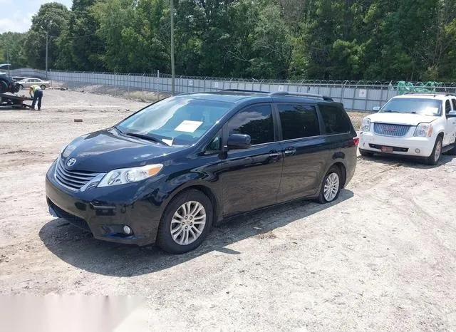 5TDYK3DC8FS616330 2015 2015 Toyota Sienna- Xle 8 Passenger 2