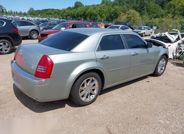 2C3AA63H15H153953 2005 2005 Chrysler 300C 4