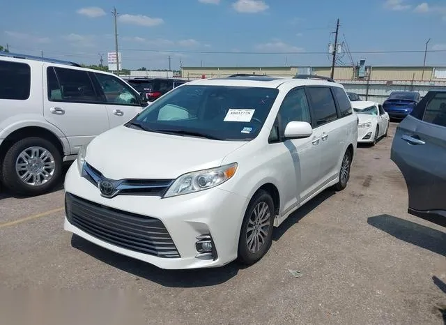 5TDYZ3DC8JS925459 2018 2018 Toyota Sienna- Xle Premium 8 Pas 2