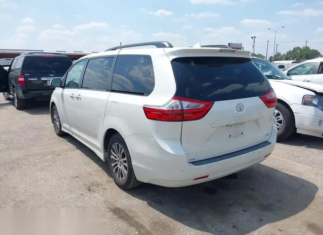 5TDYZ3DC8JS925459 2018 2018 Toyota Sienna- Xle Premium 8 Pas 3