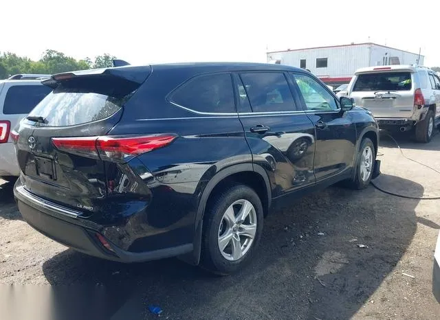 5TDBZRBH1NS572754 2022 2022 Toyota Highlander- LE 4