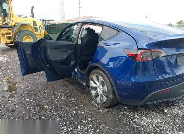 7SAYGDEE8NA011685 2022 2022 Tesla Model Y- Long Range Dual M 3