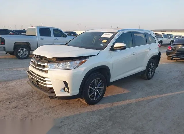 5TDKZRFH1KS574591 2019 2019 Toyota Highlander- Xle 2