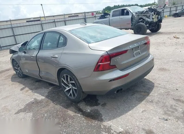 7JRA22TK3KG017443 2019 2019 Volvo S60- T6 Momentum 3