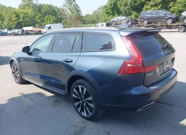 YV4102WK1N1086667 2022 2022 Volvo V60- Cross Country T5 3