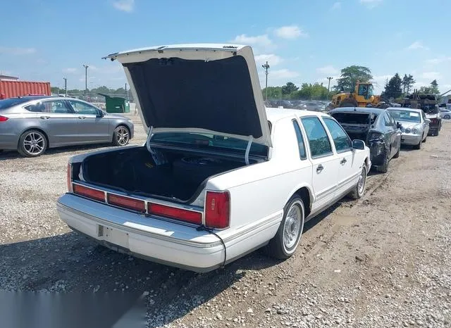 1LNLM81W0VY655573 1997 1997 Lincoln Town Car- Executive 4