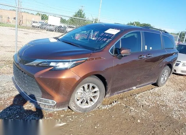 5TDYRKEC1PS144106 2023 2023 Toyota Sienna- Xle 2