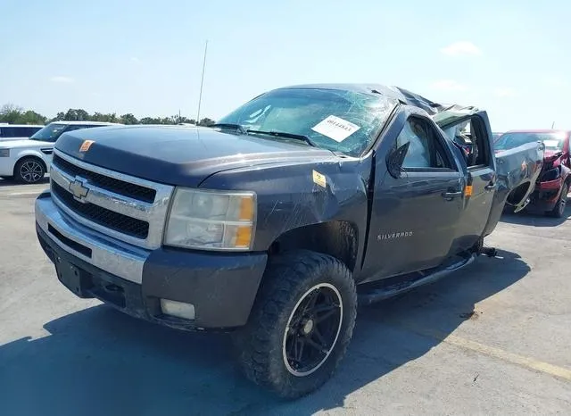 3GCPKSE37BG304884 2011 2011 Chevrolet Silverado 1500- LT 2