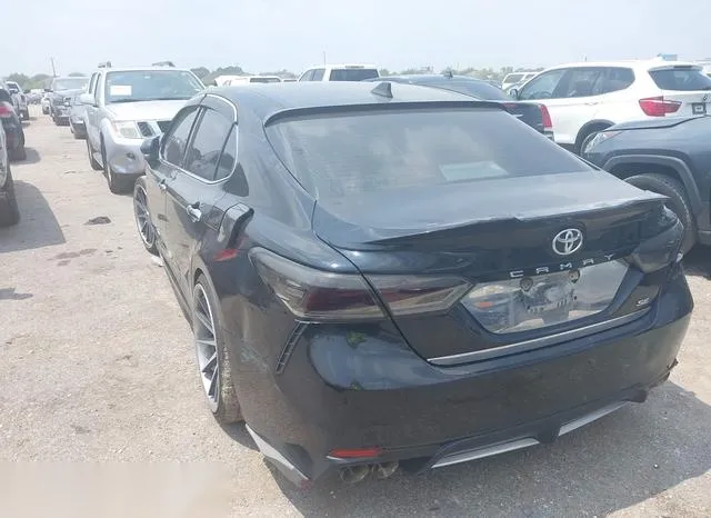 4T1B11HK5JU660736 2018 2018 Toyota Camry- SE 3