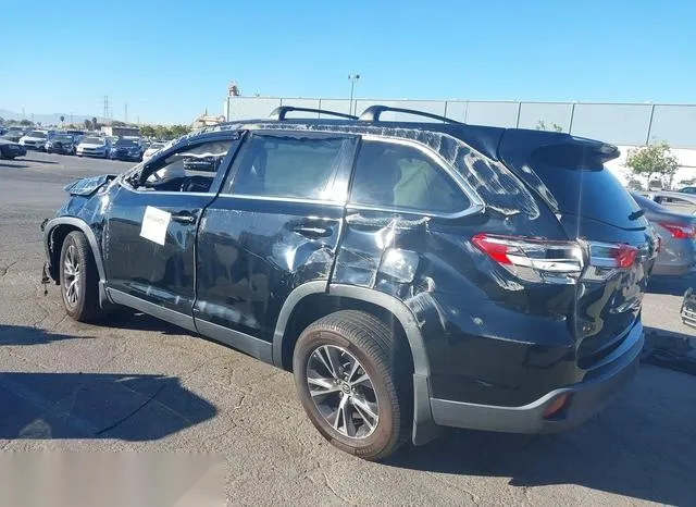 5TDZZRFH0KS301964 2019 2019 Toyota Highlander- LE 3