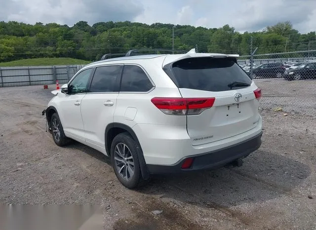 5TDJZRFH9HS517771 2017 2017 Toyota Highlander- Xle 3