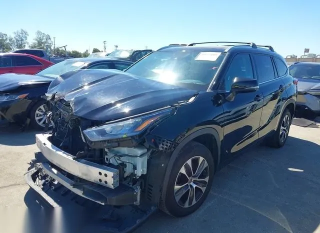 5TDGZRAH2LS028817 2020 2020 Toyota Highlander- Xle 2