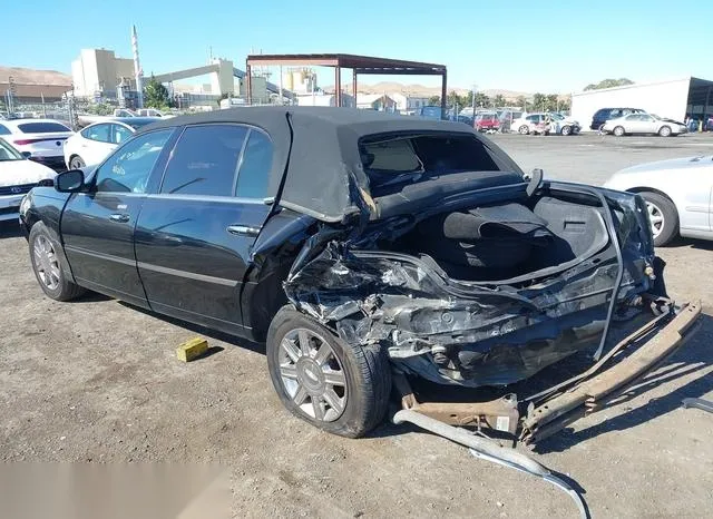 1LNHM84W66Y645066 2006 2006 Lincoln Town Car- Executive L 3