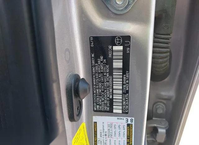 NMTKHMBX4KR090481 2019 2019 Toyota C-HR- Xle 9