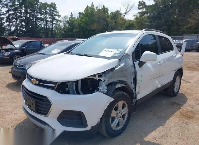 KL7CJPSM2MB376886 2021 2021 Chevrolet Trax- Awd Lt 2