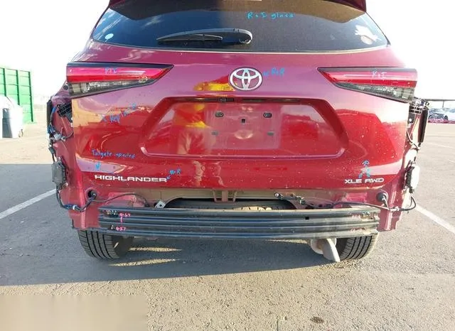 5TDHZRBH3LS517813 2020 2020 Toyota Highlander- Xle 6