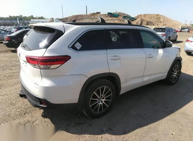 5TDJZRFH1HS521233 2017 2017 Toyota Highlander- SE 4